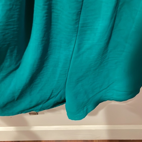 Green scope front jumper with pockets! - Picture 4 of 6